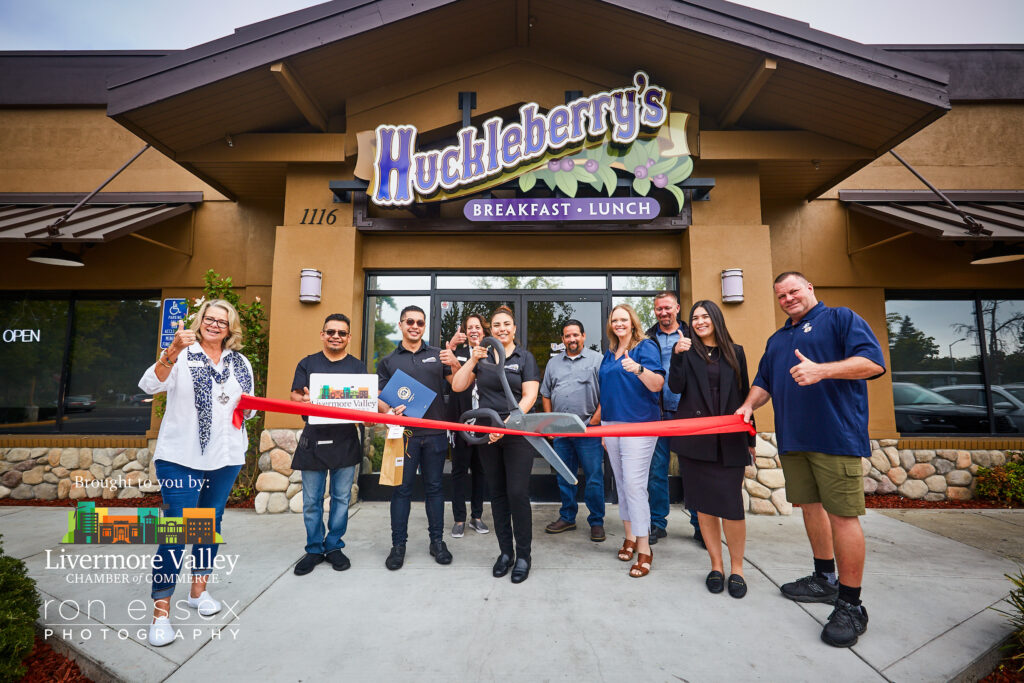 Huckleberry's Breakfast and Lunch Ribbon Cutting
