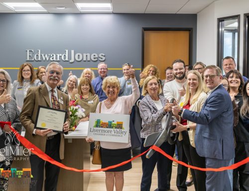 Edward Jones Ribbon Cutting